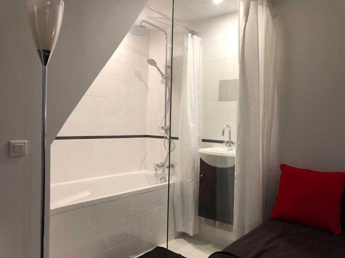 Cite Pilleux - Charming Studio In A Flowery Pedestrian Lane Paris Exteriör bild